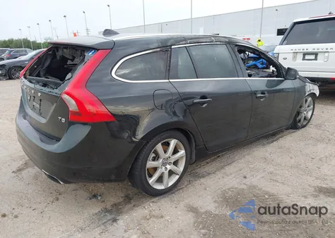 2016 Volvo V60 T5 Drive-E Premier из США, поврежденный, VIN YV140MEK2G1291926